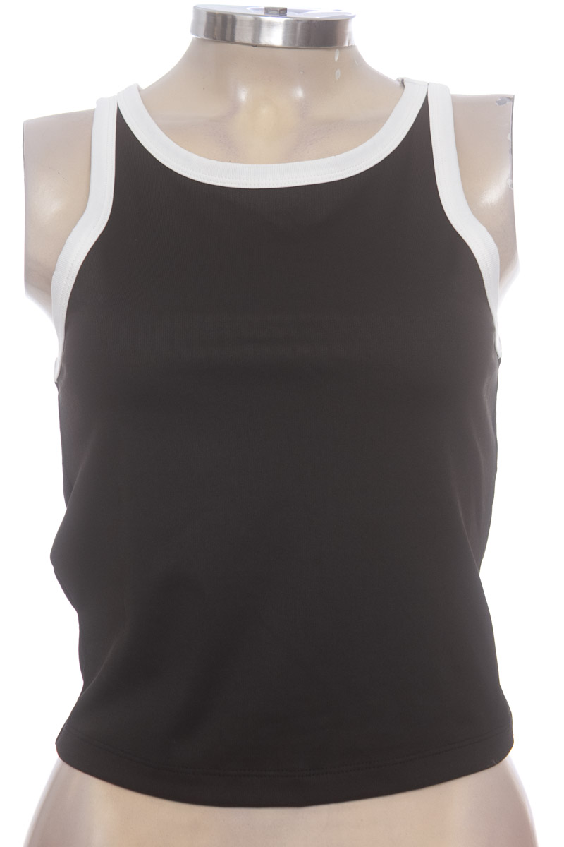 Top / Camiseta color Negro - Divided