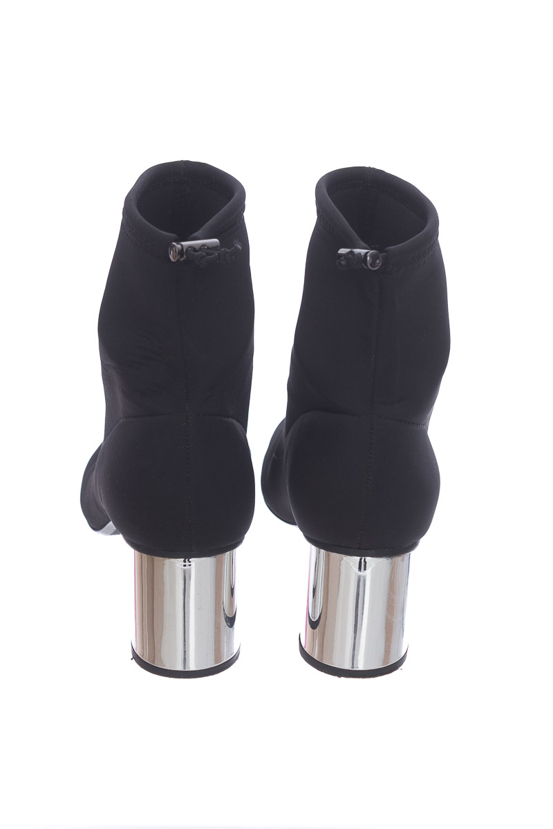 tenis bershka negros