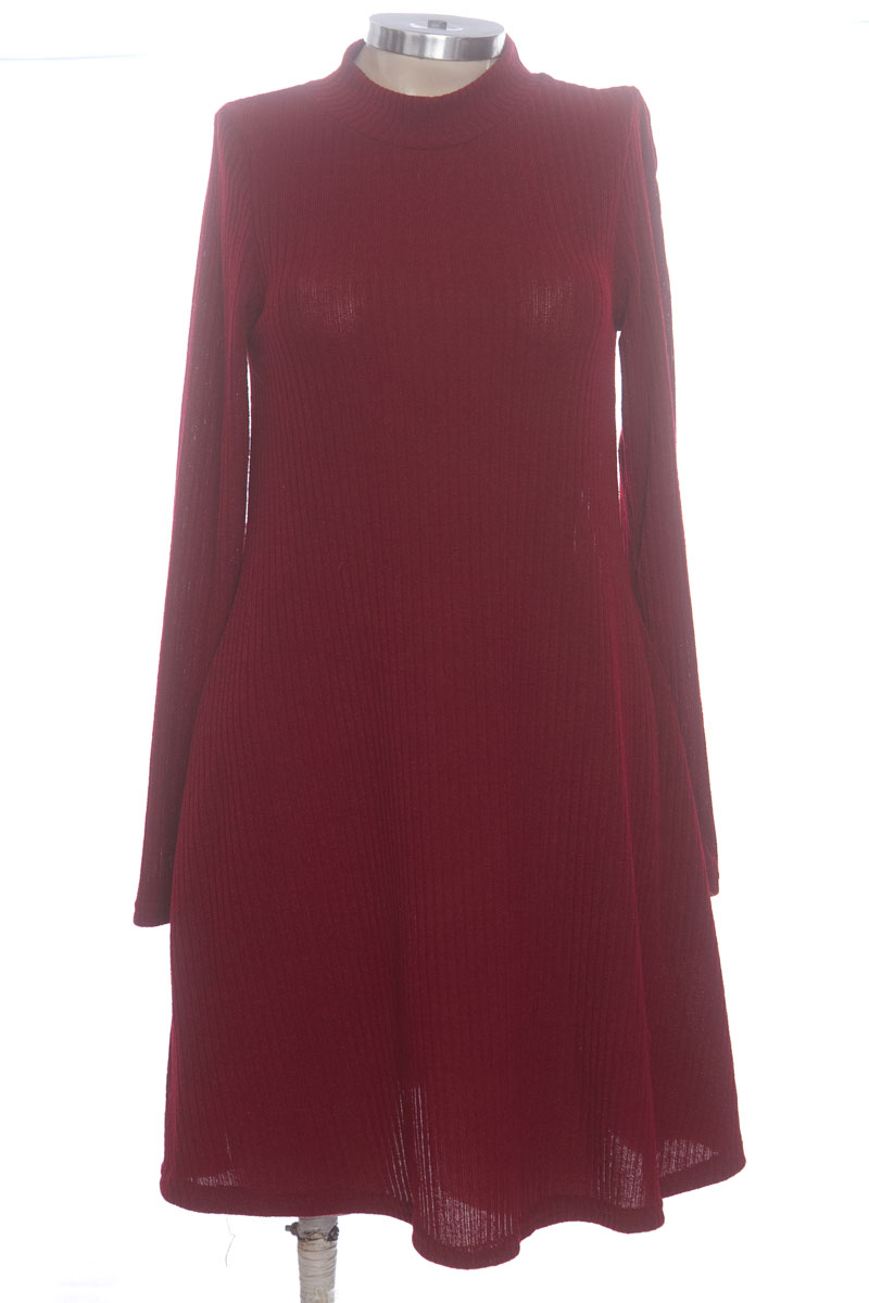 Vestido / Enterizo color Vinotinto - Closeando