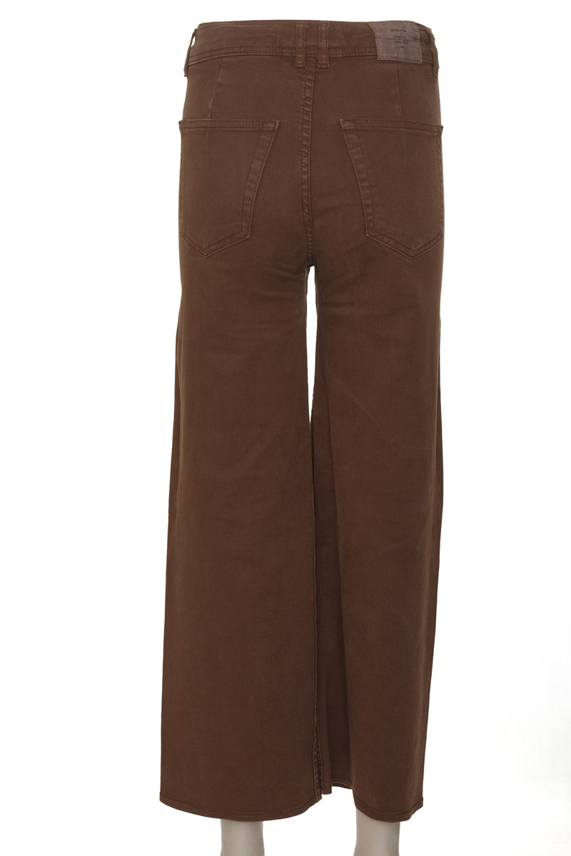Pantalones color Café - Stradivarius