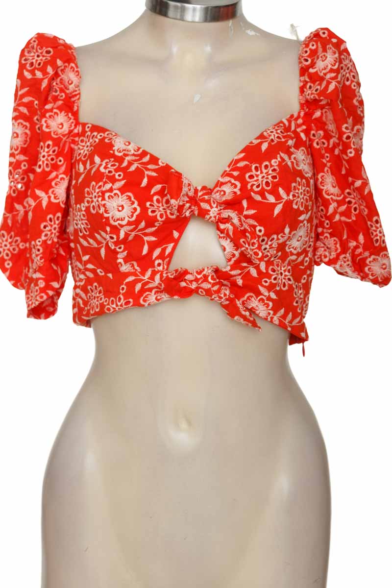Top / Camiseta color Rojo - Studio F