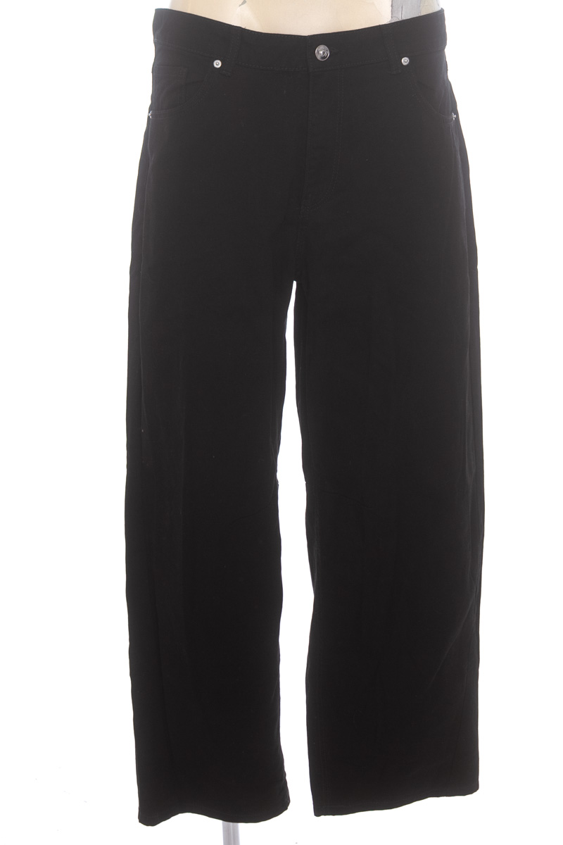 Pantalones color Negro - Divided by H&M
