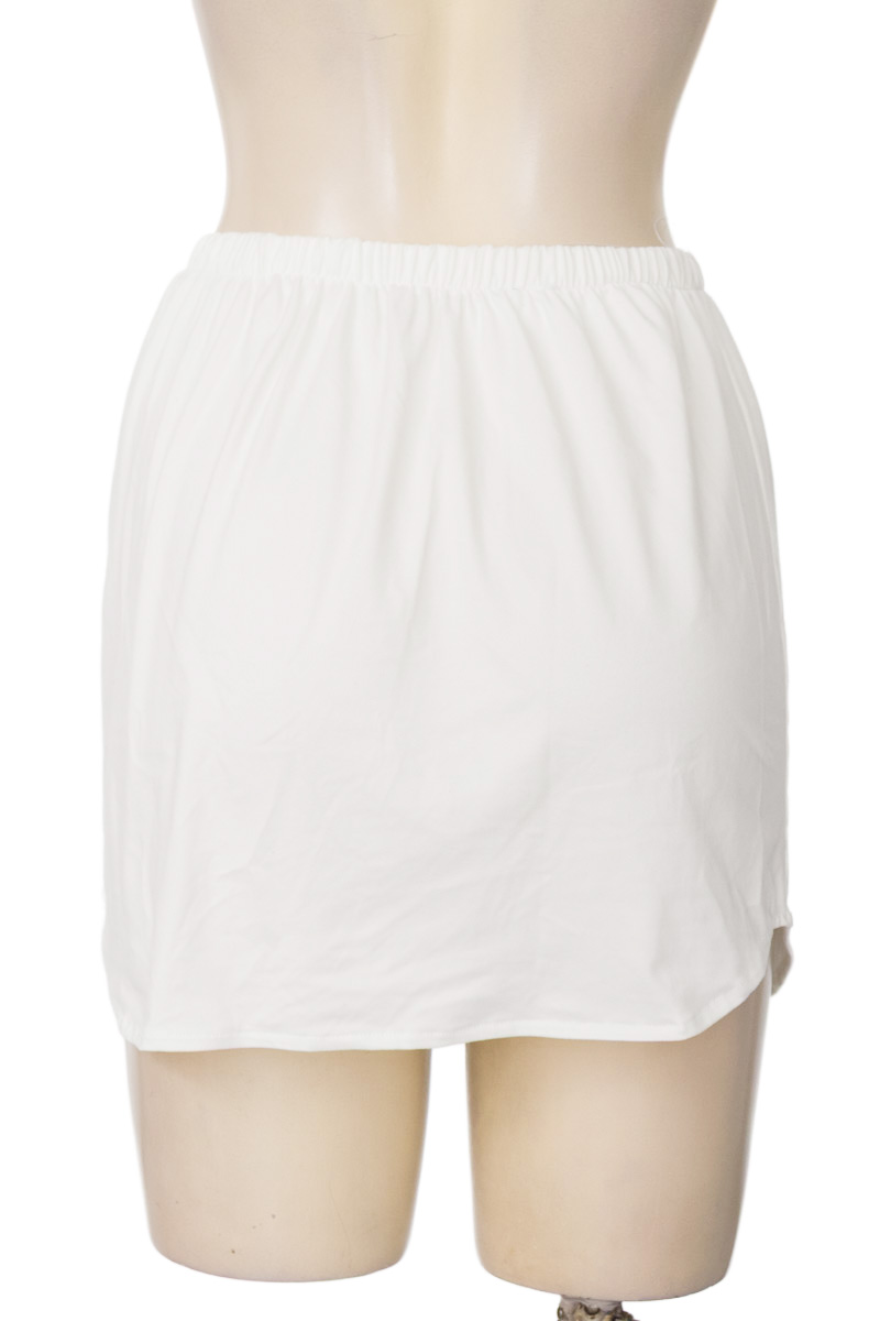 Falda color Blanco - Closeando