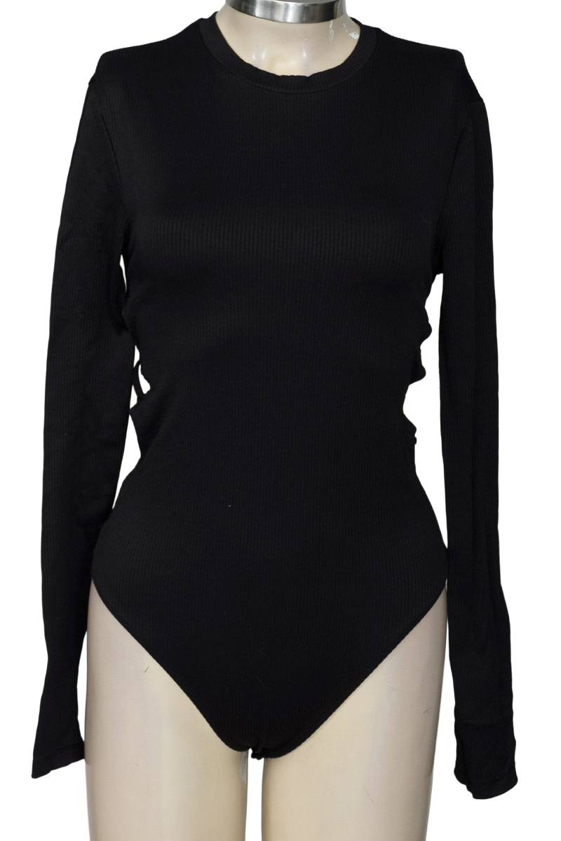 Top / Camiseta color Negro - Closeando