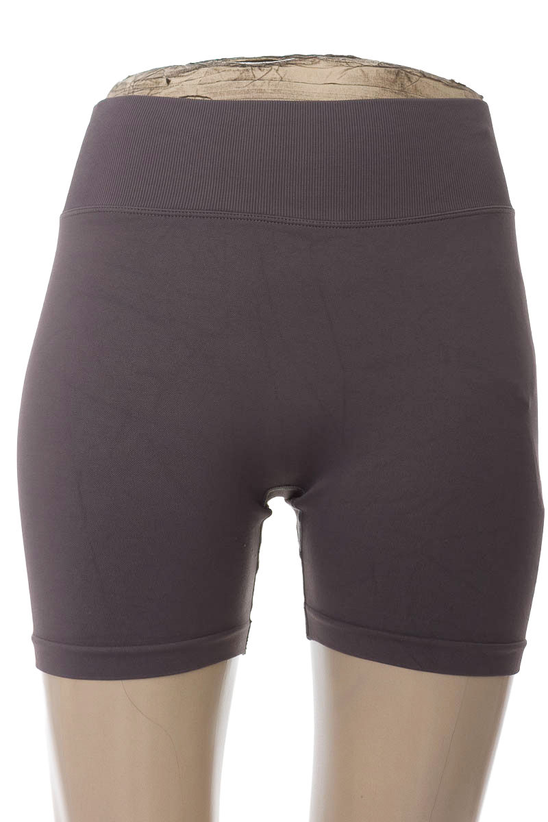 Ropa Deportiva / Salida de Baño color Gris - Closeando