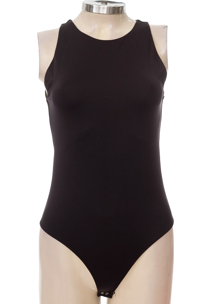 Top / Camiseta color Negro - Stradivarius