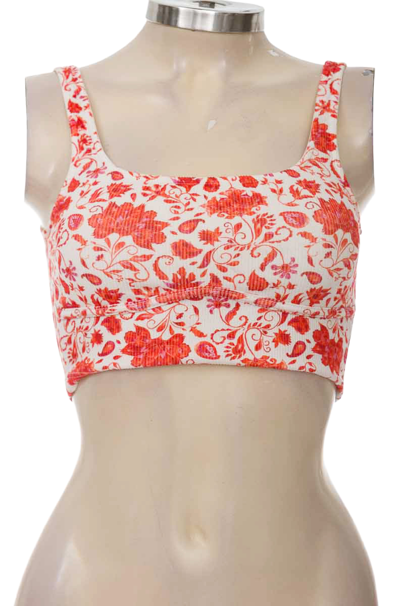 Top / Camiseta color Blanco - Closeando