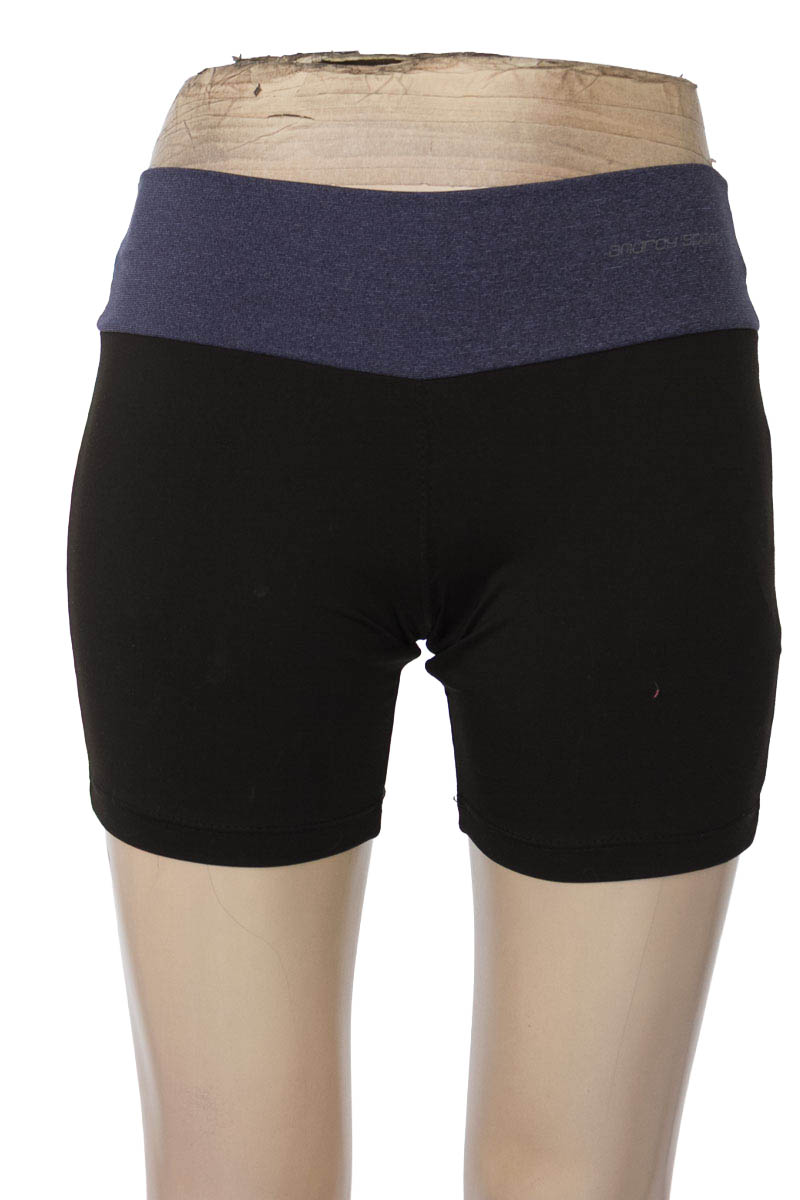 Ropa Deportiva / Salida de Baño color Negro - Closeando