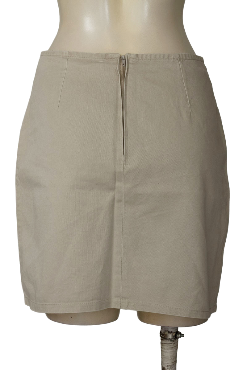 Falda color Beige - Closeando
