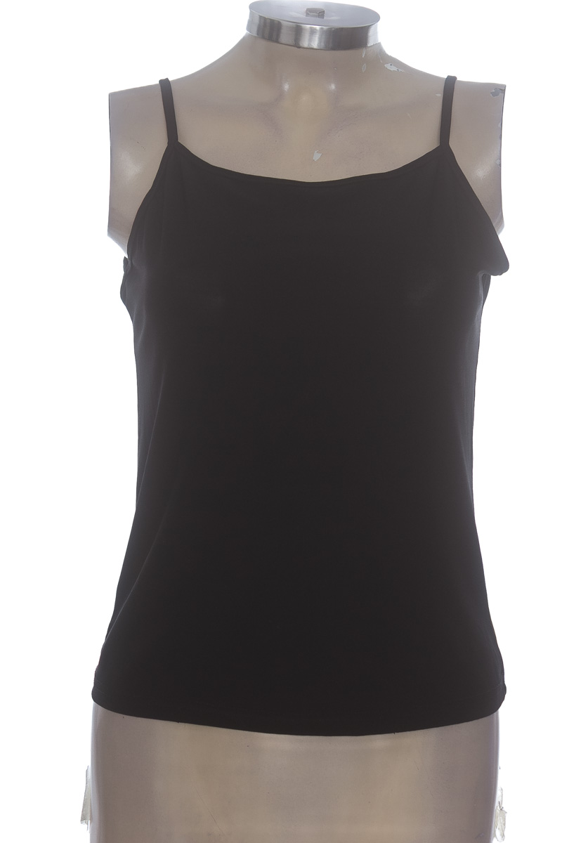 Top / Camiseta color Negro - Closeando