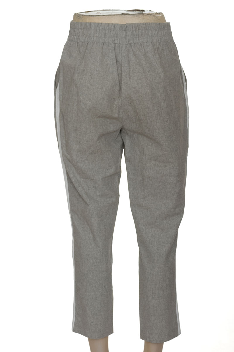 Pantalones color Gris - Stradivarius