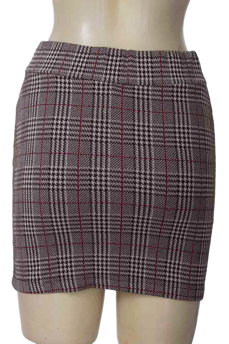 Falda color Gris - Closeando