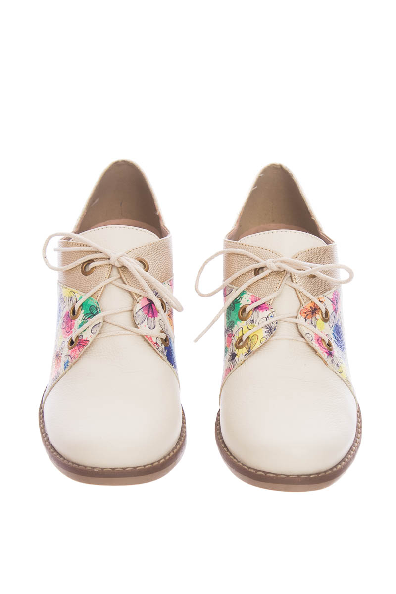 Zapatos color Beige Fashion Shoes Closeando