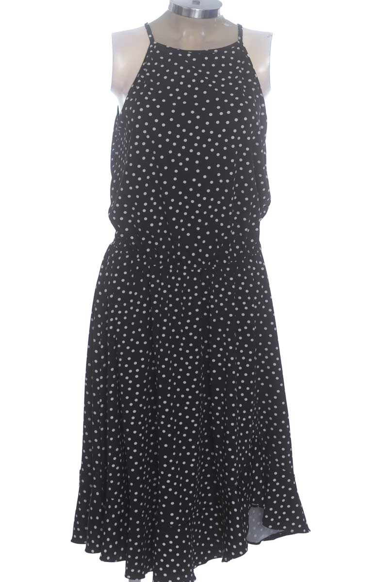Vestido / Enterizo color Negro - Closeando