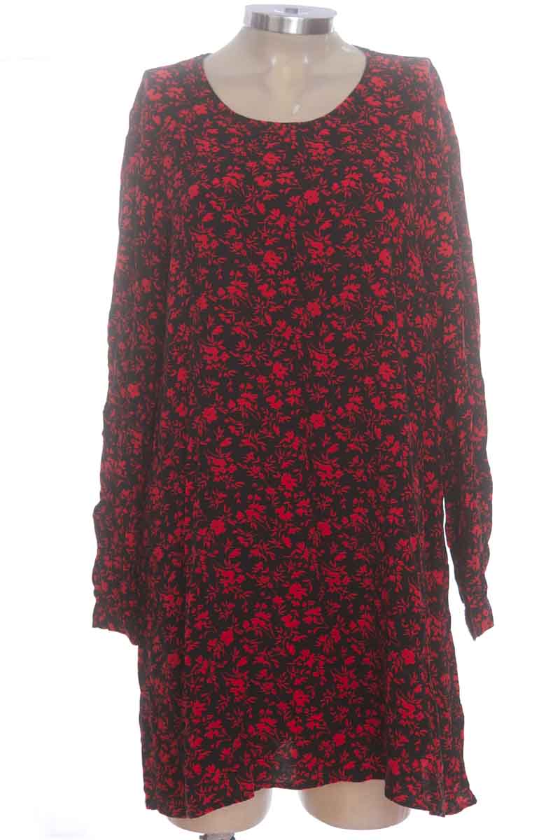 Vestido / Enterizo color Negro - Closeando