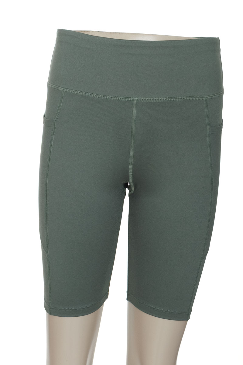 Ropa Deportiva / Salida de Baño color Verde - Ostu