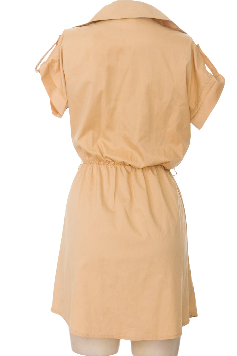 Vestido / Enterizo color Beige - Closeando