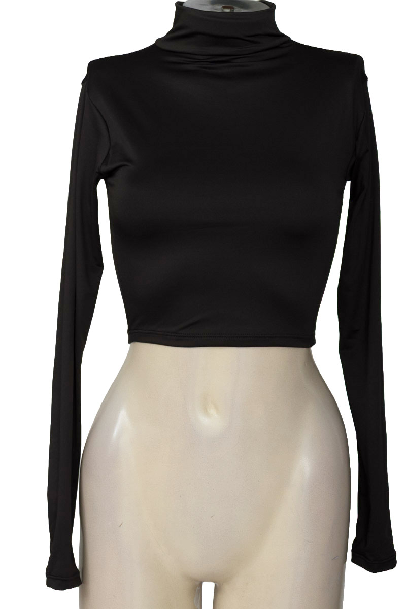 Top / Camiseta color Negro - Closeando