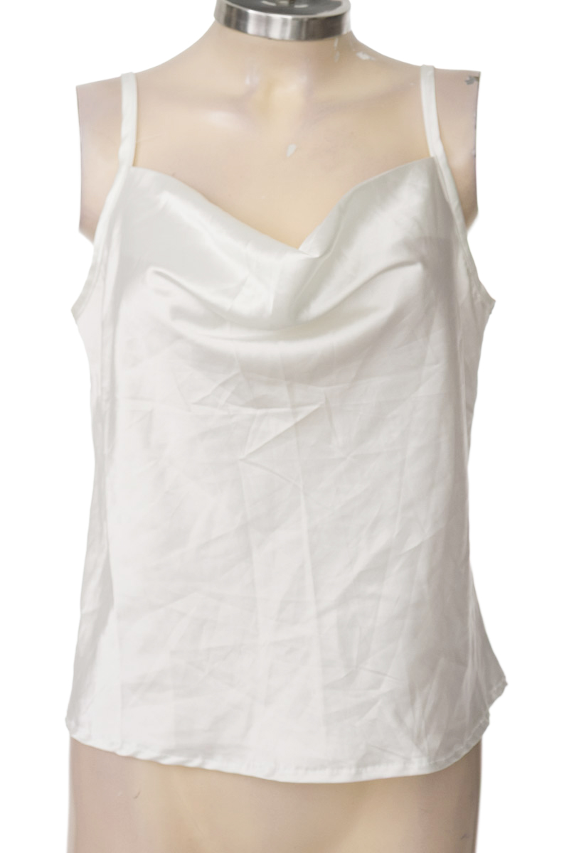 Top / Camiseta color Blanco - Yerba Buena