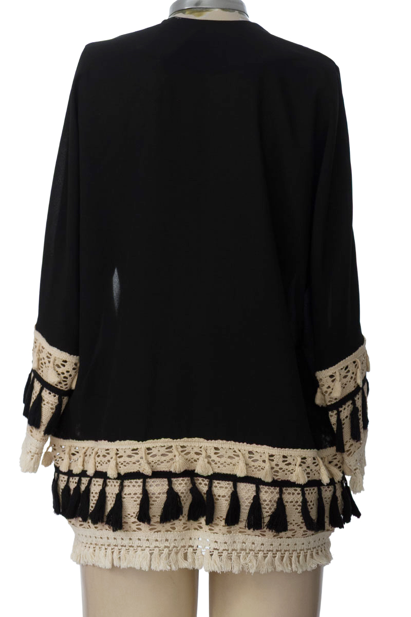 Blusa color Negro - Closeando