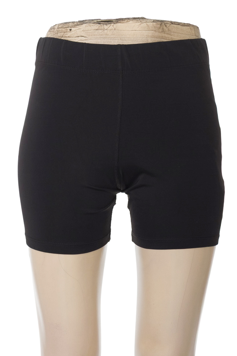 Ropa Deportiva / Salida de Baño color Negro - Closeando