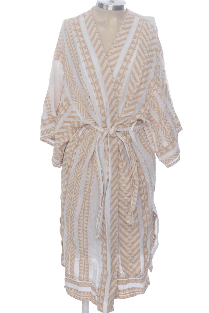 Vestido / Enterizo color Beige - Stradivarius