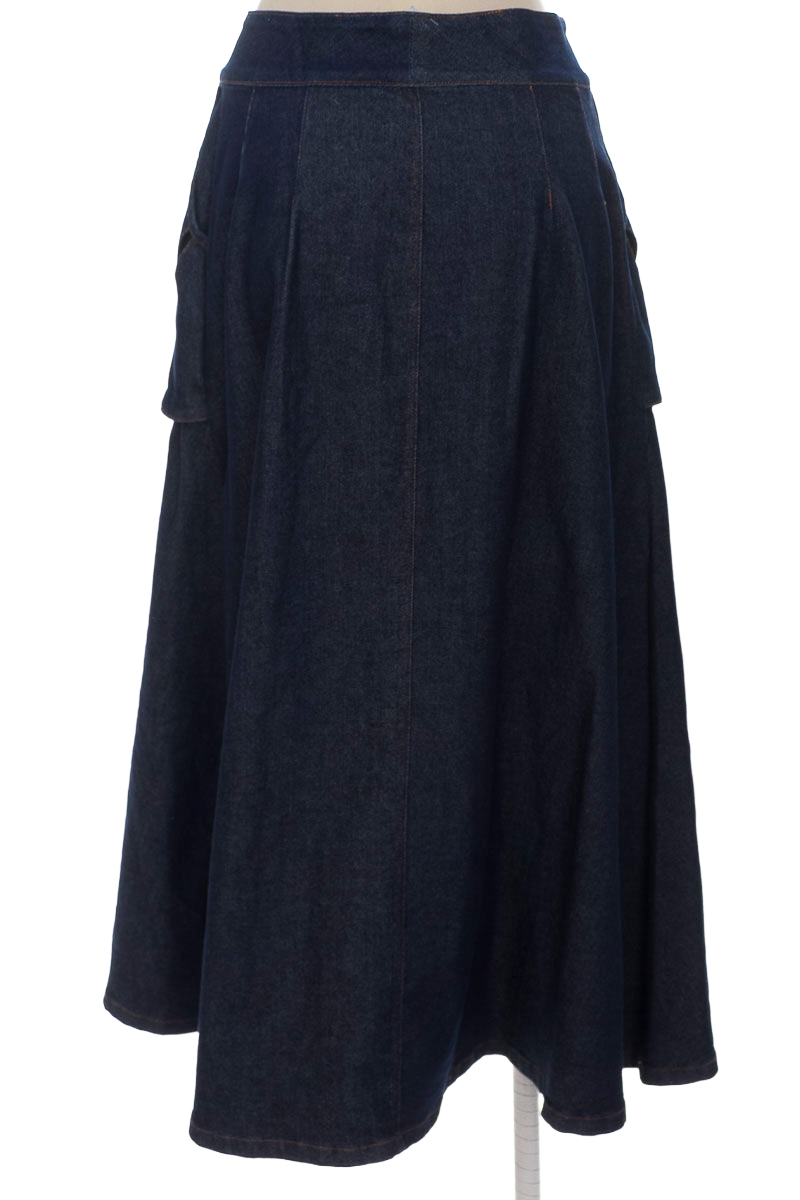 Falda color Azul - Closeando