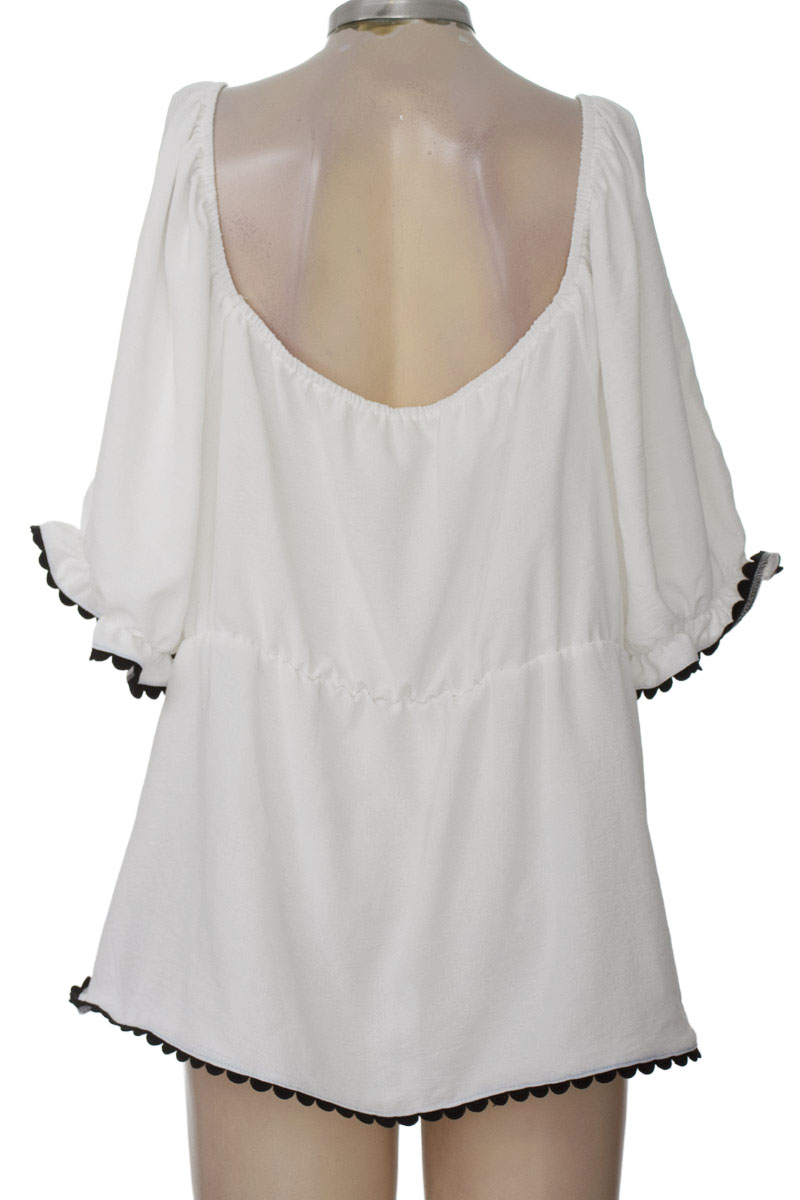 Blusa color Blanco - Closeando