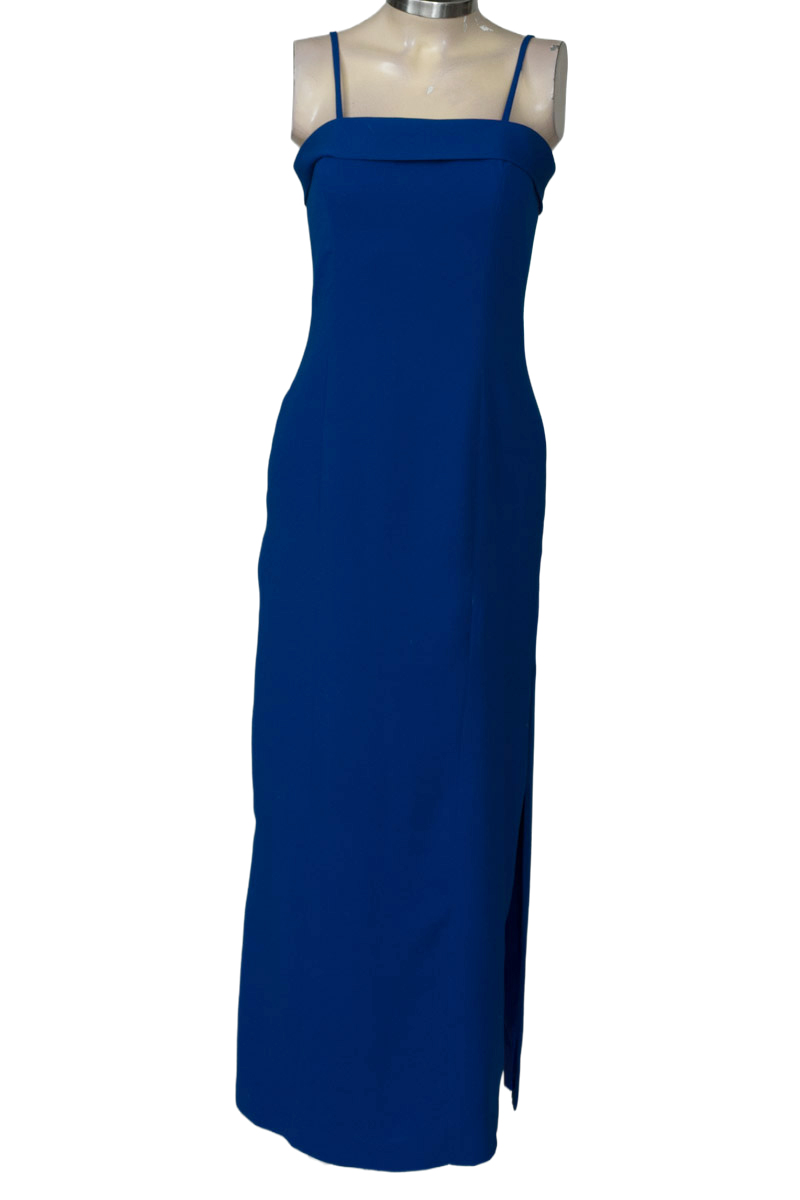 Vestido / Enterizo color Azul - Closeando