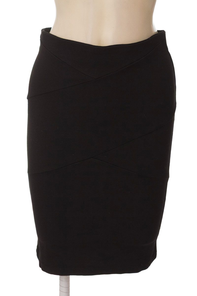 Falda color Negro - Stradivarius