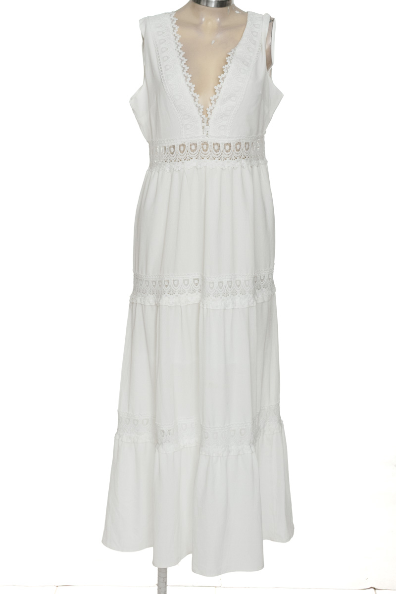 Vestido / Enterizo color Blanco - Closeando