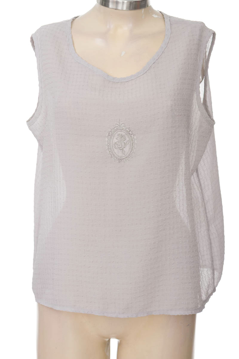Top / Camiseta color Gris - Closeando