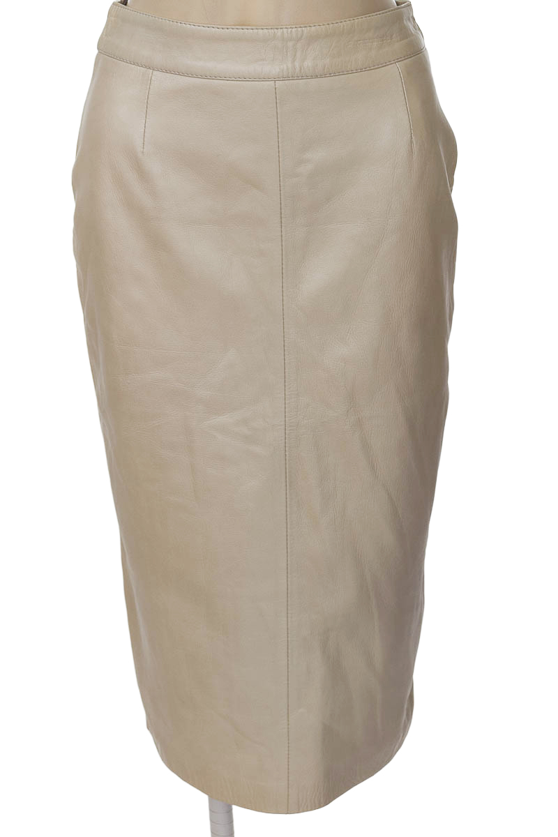 Falda color Beige - Closeando