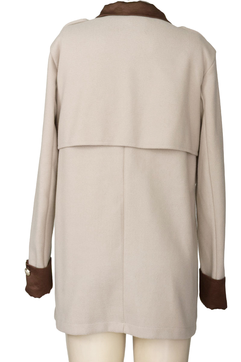 Chaqueta / Abrigo color Beige - Closeando