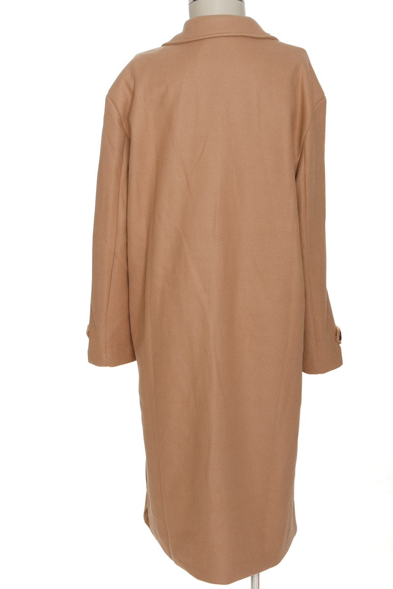 Chaqueta / Abrigo color Beige - Aveloria