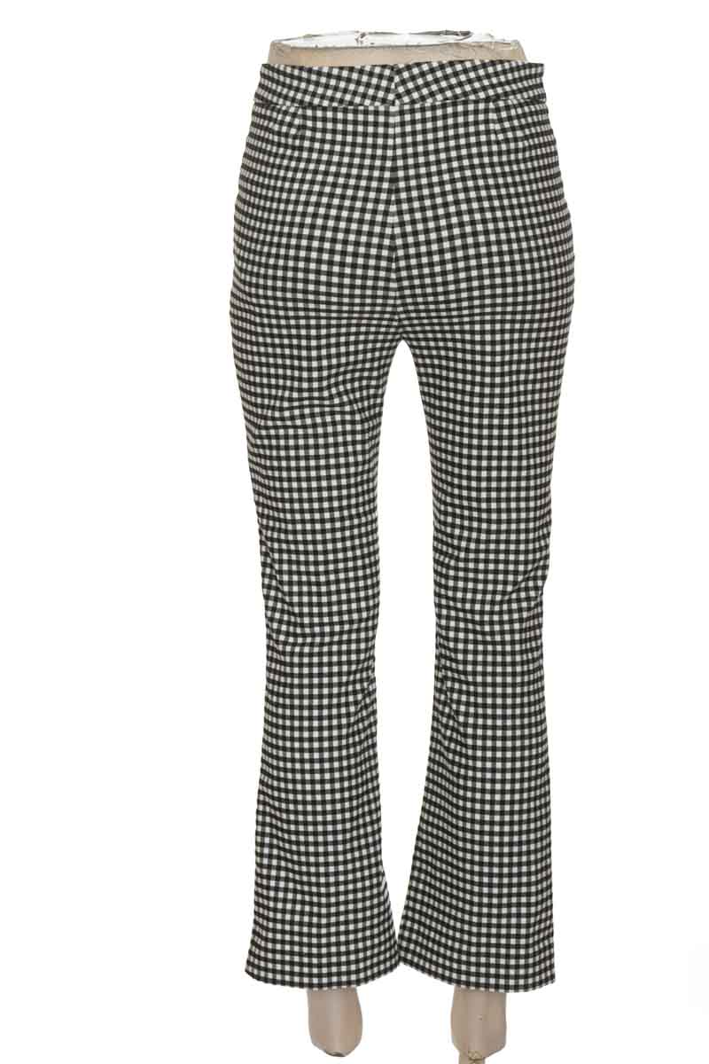 Pantalones color Negro - MNG