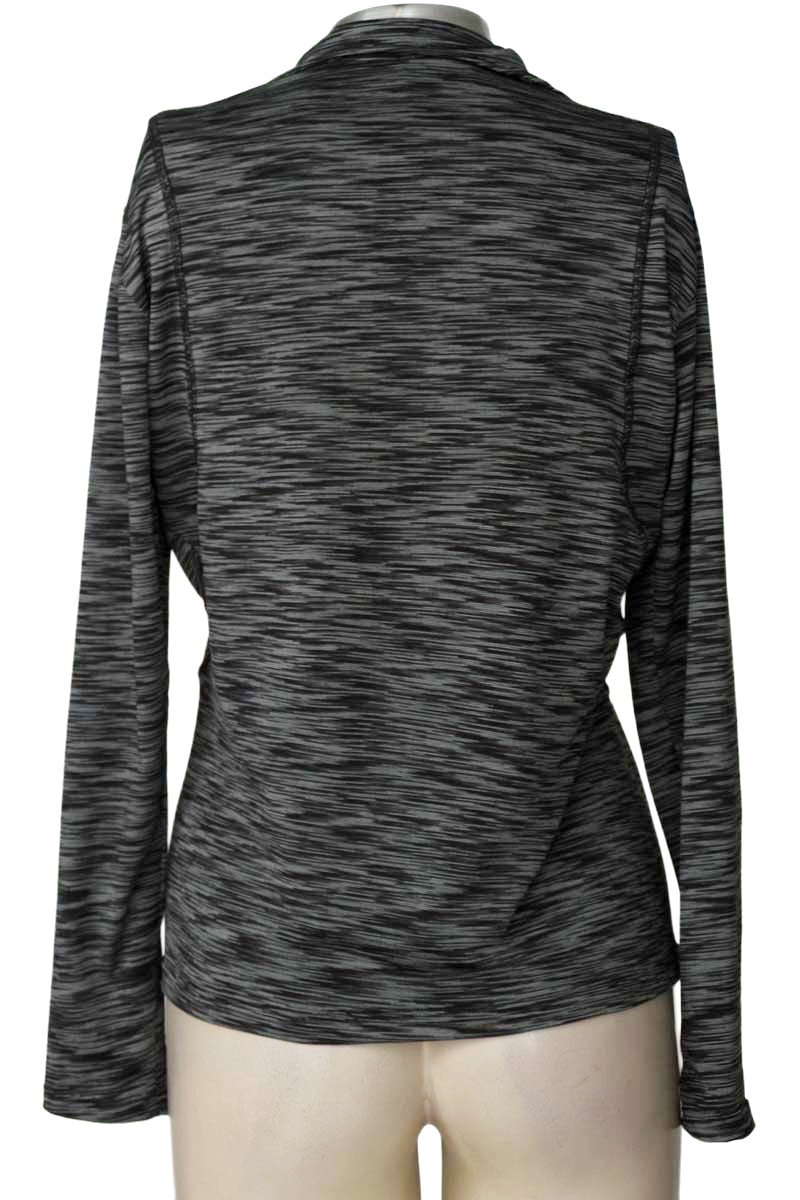 Ropa Deportiva / Salida de Baño color Gris - Closeando