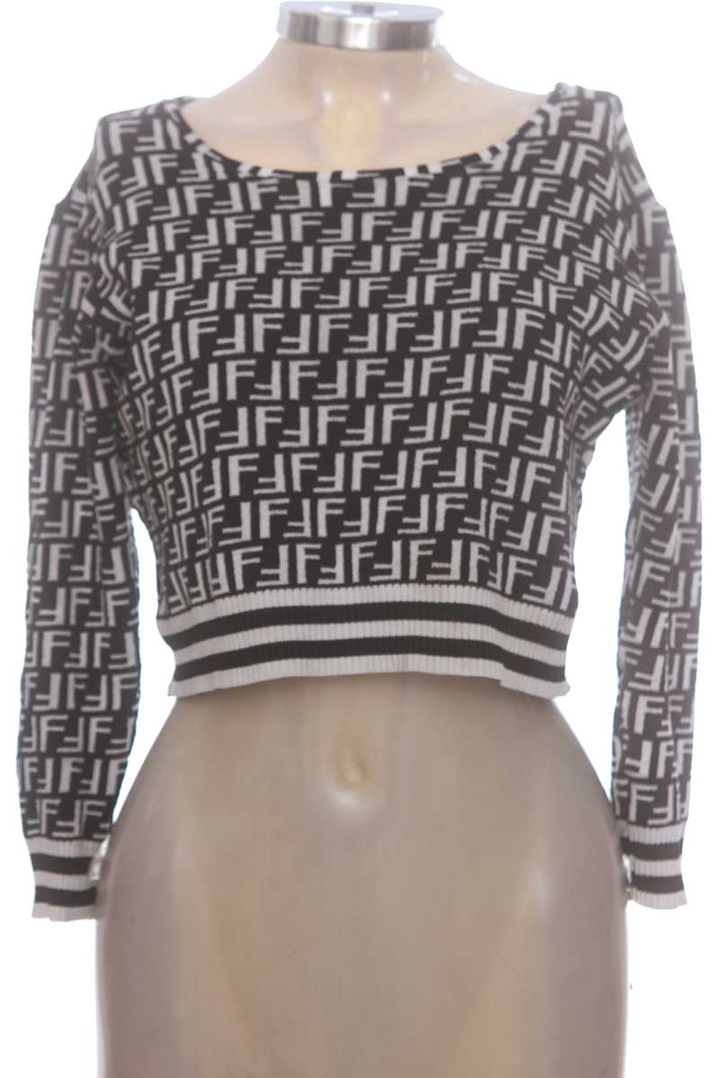 Top / Camiseta color Negro - Closeando