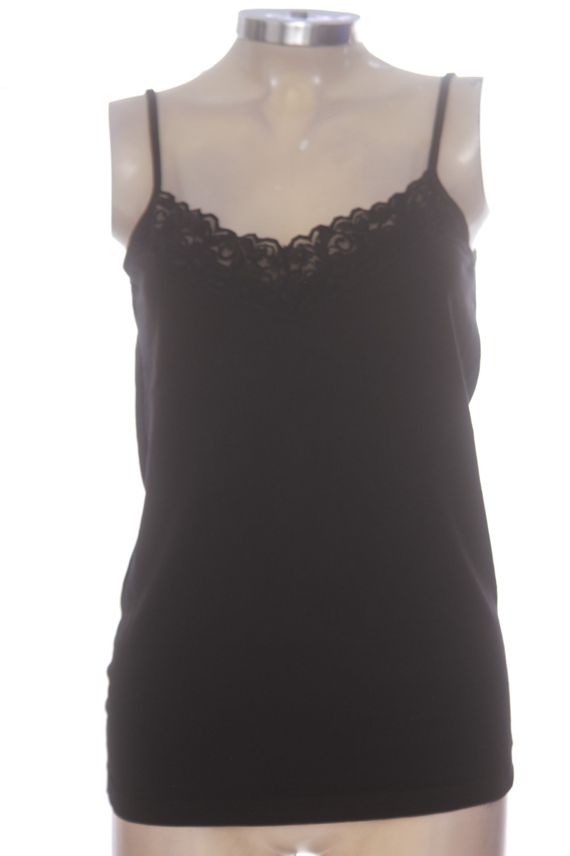 Top / Camiseta color Negro - Arkitect