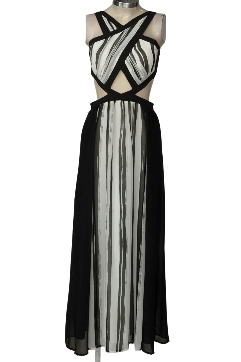 Vestido / Enterizo color Negro - Closeando