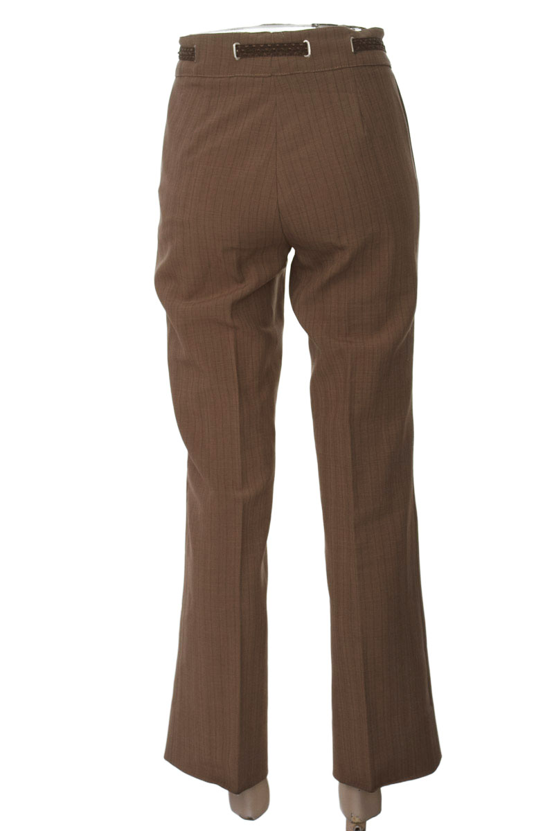 Pantalones color Café - Closeando