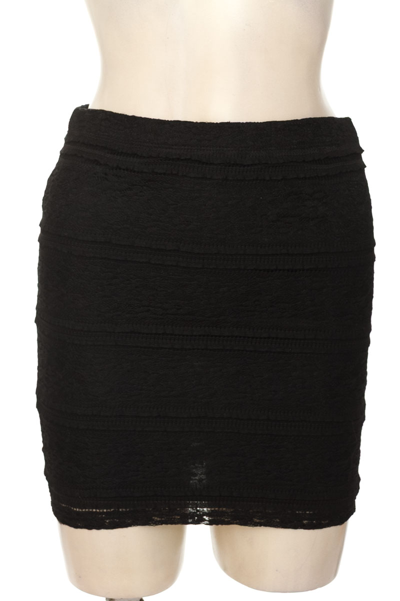 Falda color Negro - Forever 21