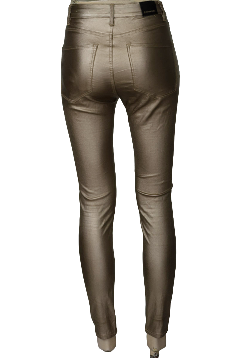 Pantalones color Dorado - Stradivarius