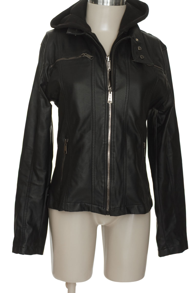 Chaqueta / Abrigo color Negro - Tejiestilo