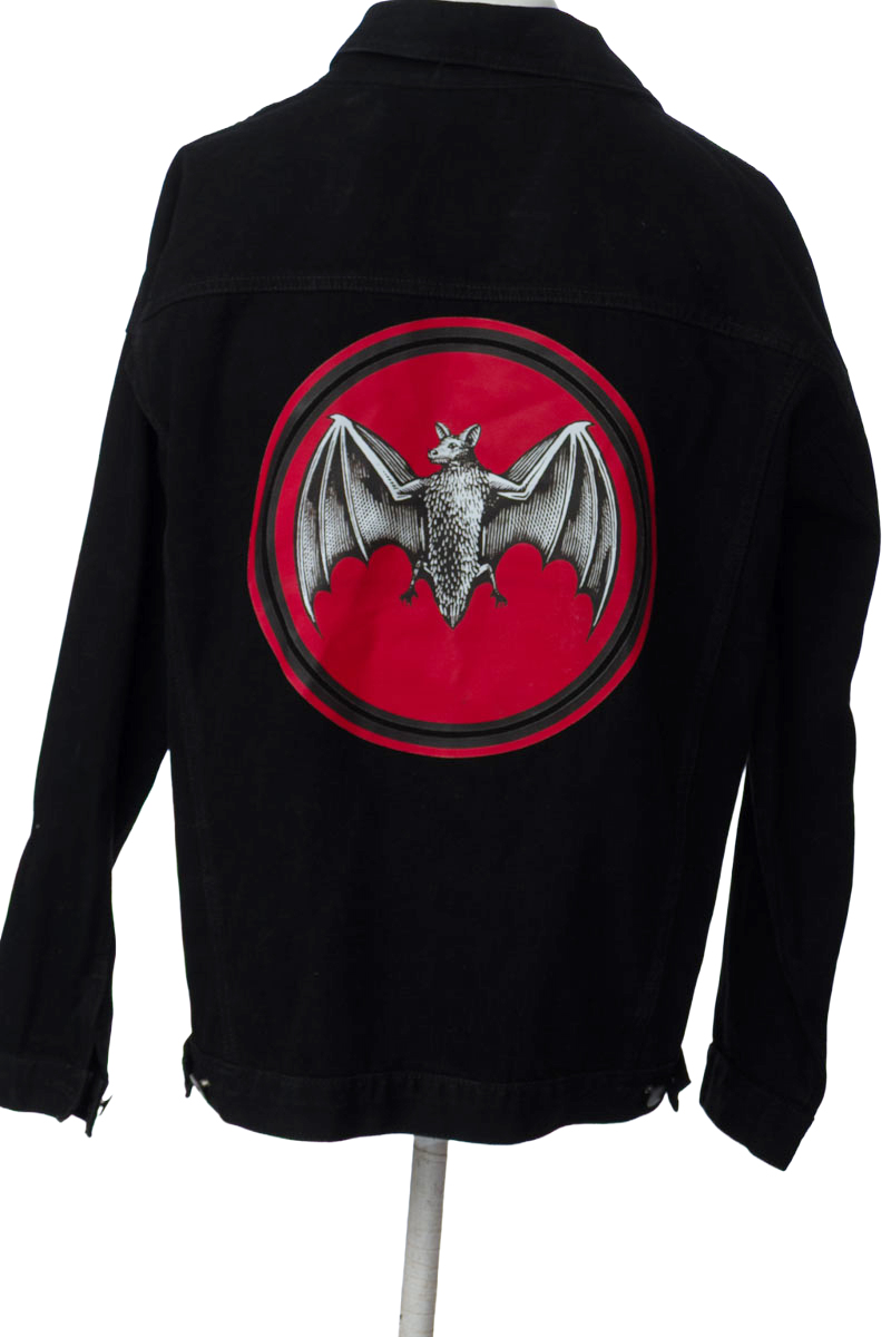 Chaqueta color Negro - Closeando