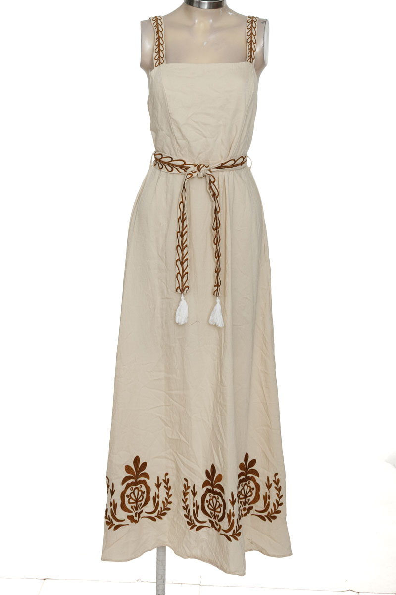 Vestido / Enterizo color Beige - Follow me 