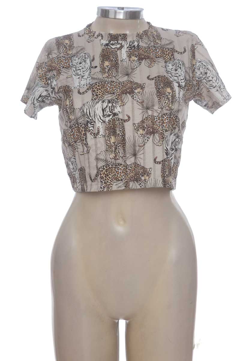 Top / Camiseta color Beige - Closeando
