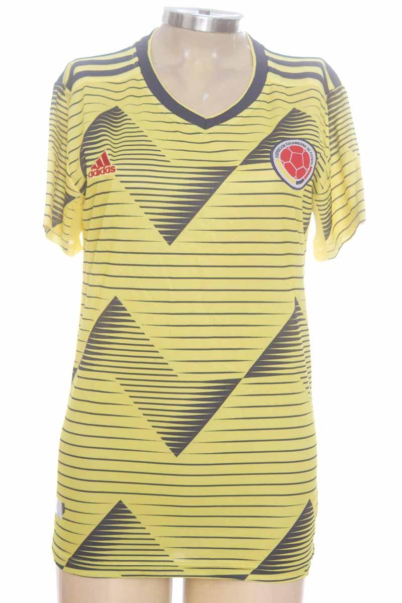 Ropa Deportiva / Salida de Baño color Amarillo - Closeando