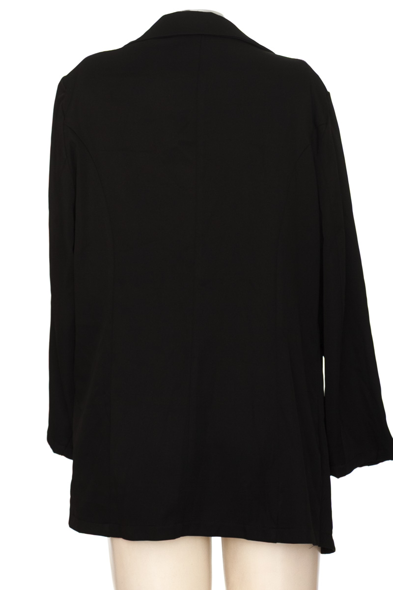 Chaqueta / Abrigo color Negro - Closeando