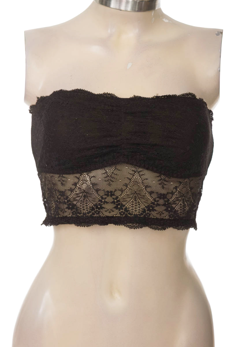 Top / Camiseta color Negro - Closeando